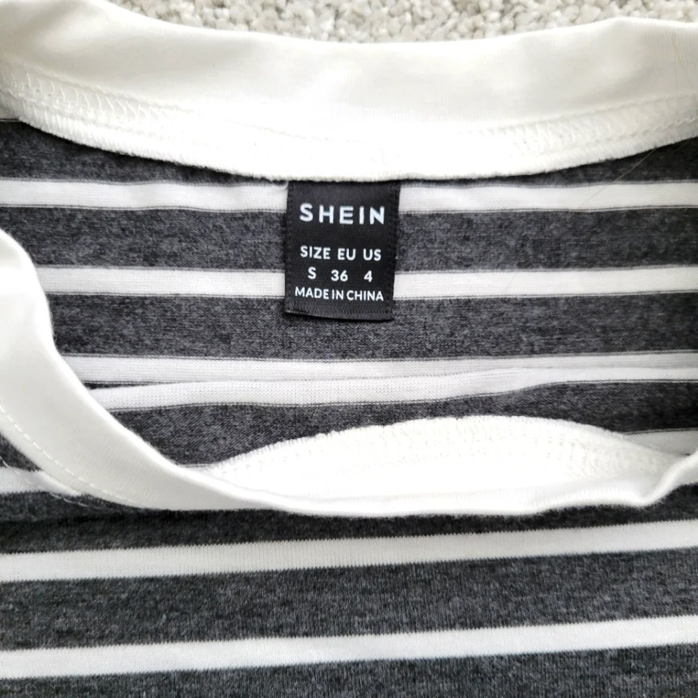 ✨SHEIN EZwear Striped Print Heart Patched Batwing Sleeve Tee✨ - Picture 3 of 6